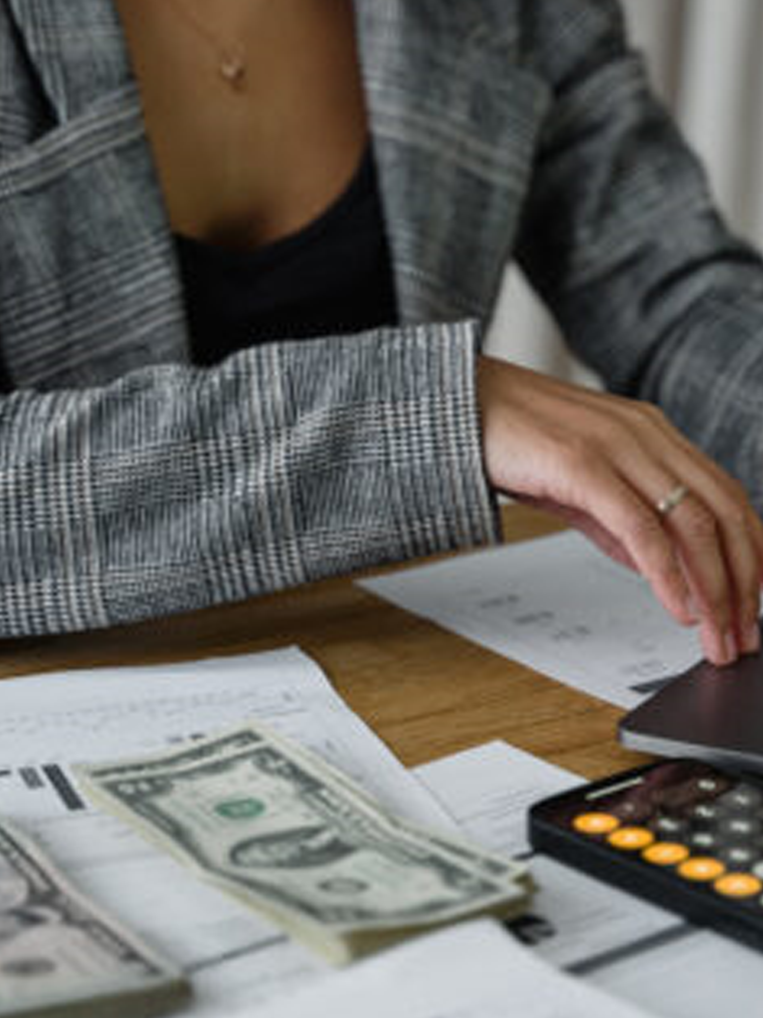 How to save $10 a week/ $100 a month / $1000 a year with these simple steps.