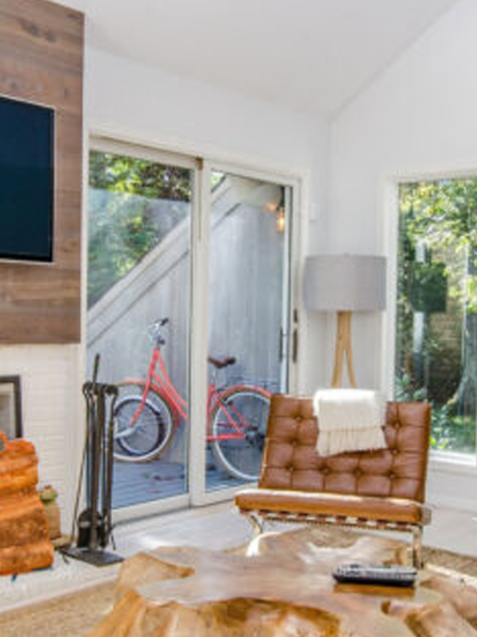 Provide tips for decorating a rental.
