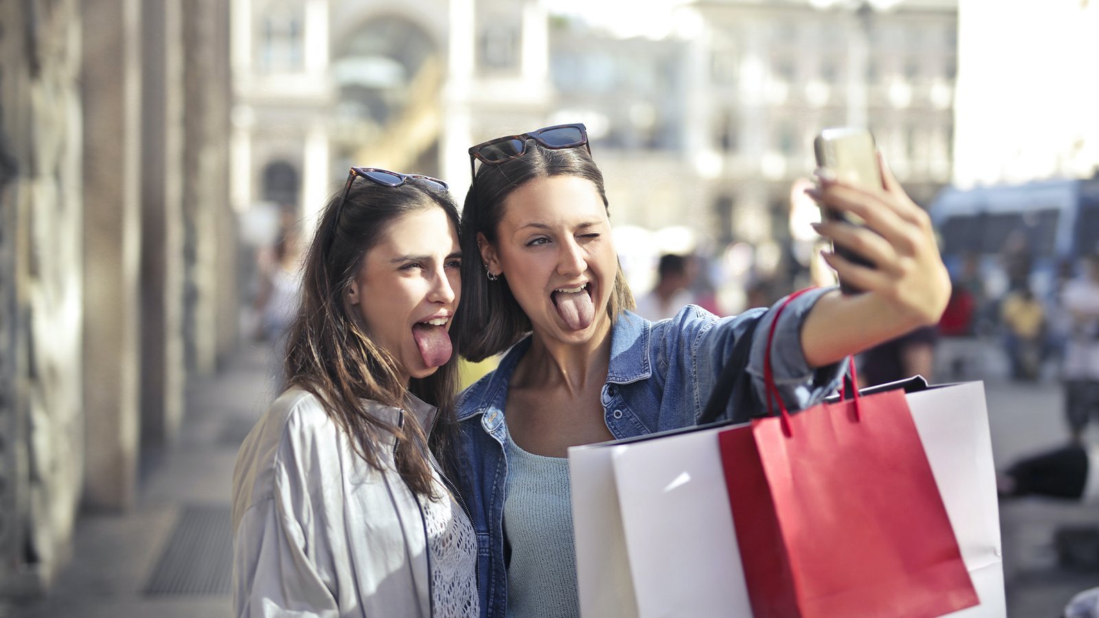 Compile the best shopping deals.