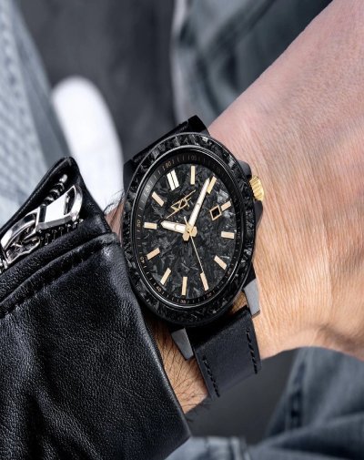 "Simply Carbon Fiber: Redefining Luxury with Cutting-Edge Carbon Fiber Accessories"