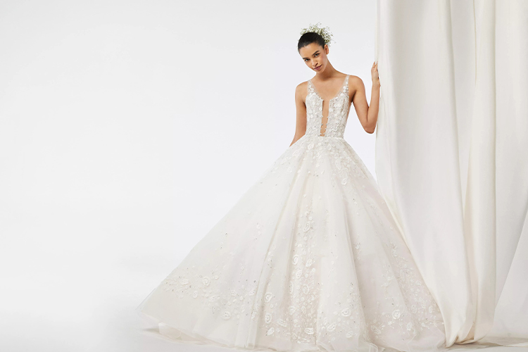 10 Elegant and Upscale Black Dresses for Any Wedding.