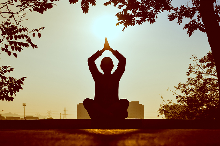 15 benefits of meditation.