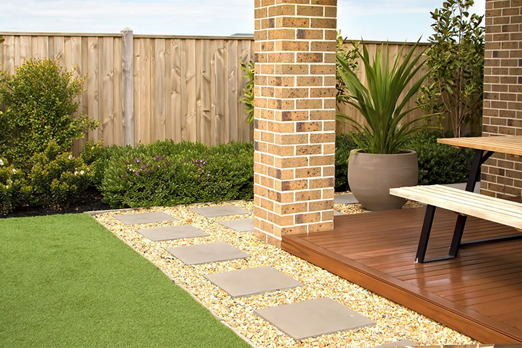 Simple gardening practises to maintain the ideal lawn and garden.