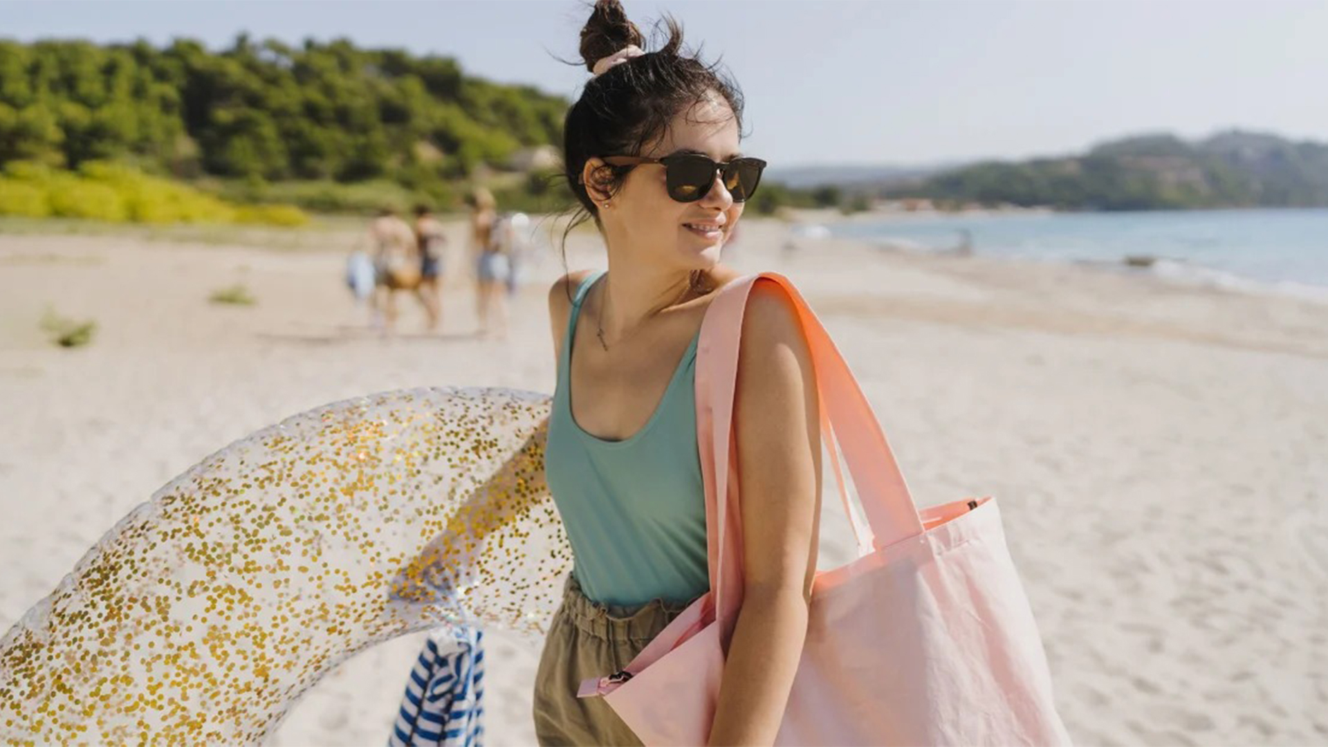 List the contents of your beach bag.