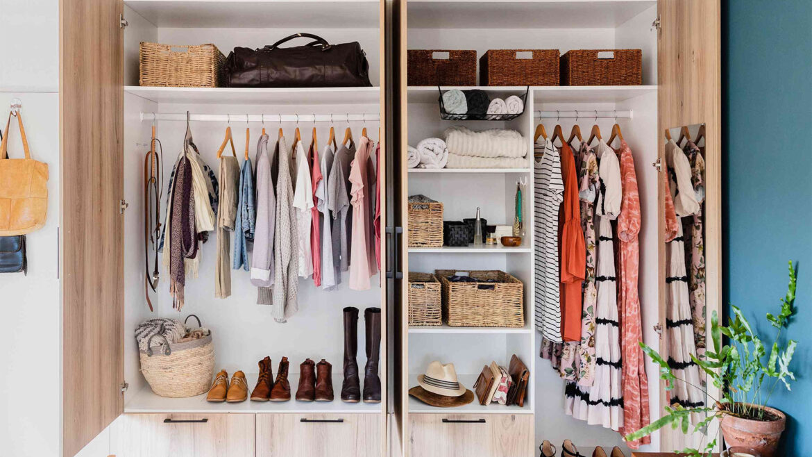 Provide closet organization tips.