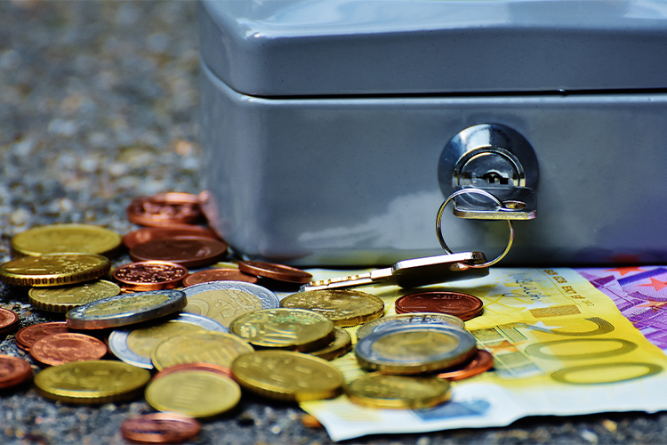 How to save $10 a week/ $100 a month / $1000 a year with these simple steps.
