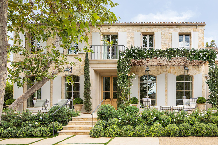 Inspiration for your front porch entryway decor.