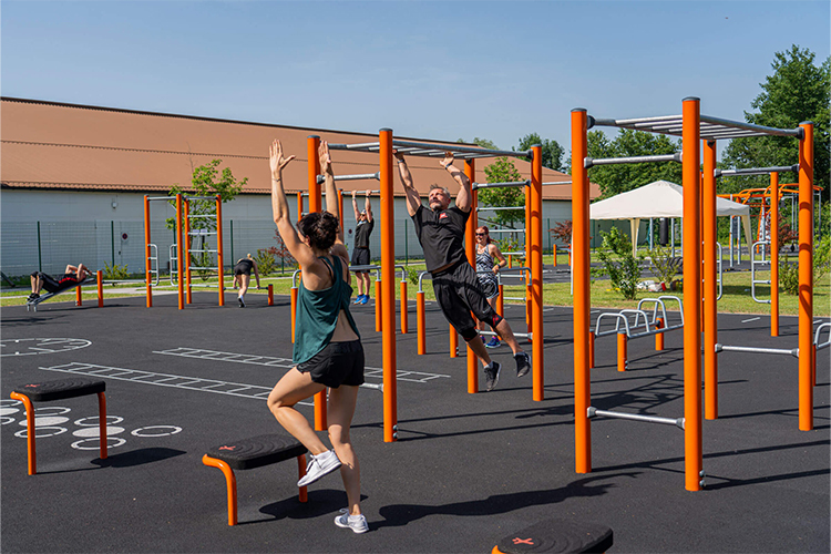 How to exercise outside using adult jungle gyms.